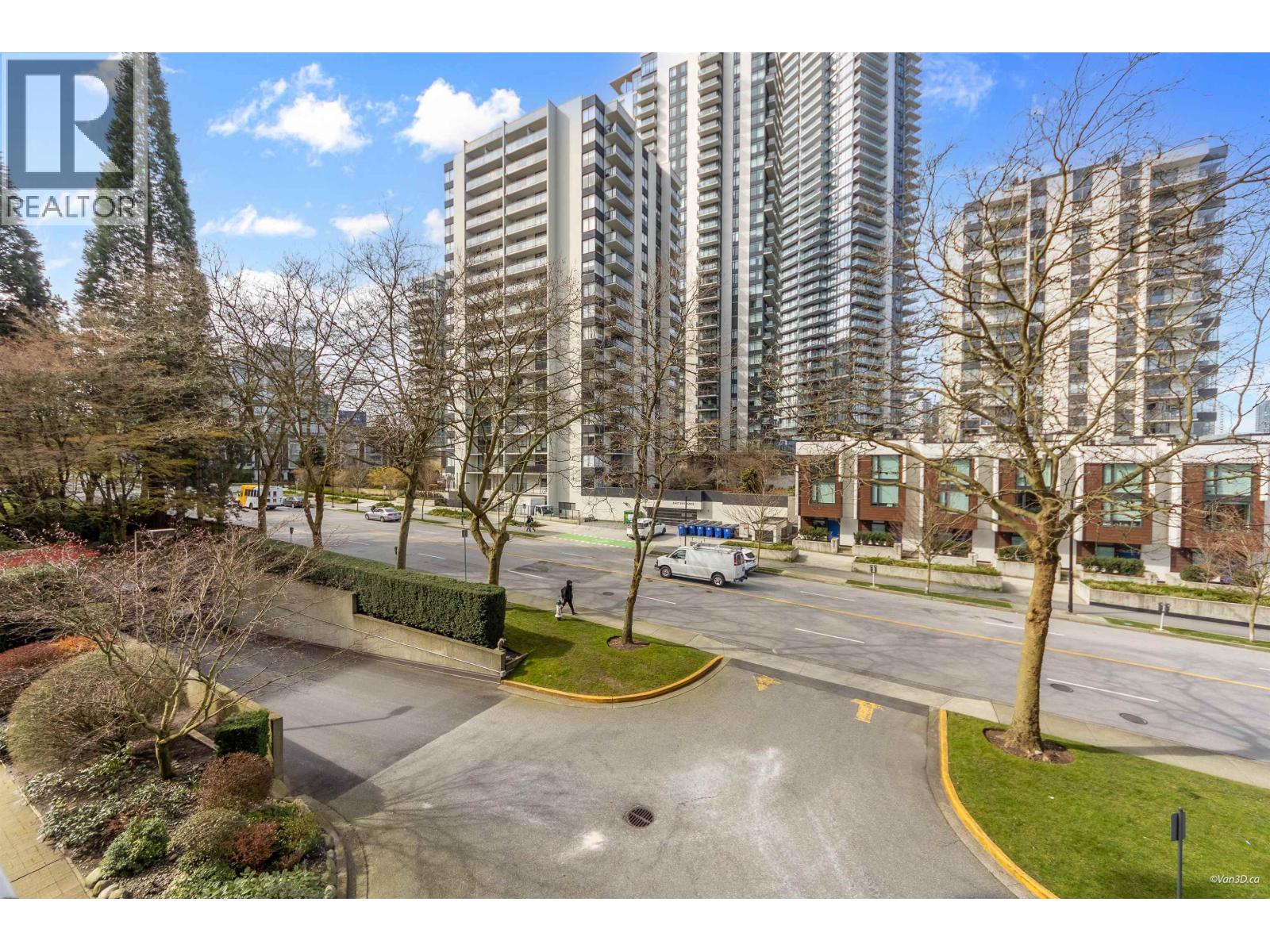 305 6070 MCMURRAY AVENUE