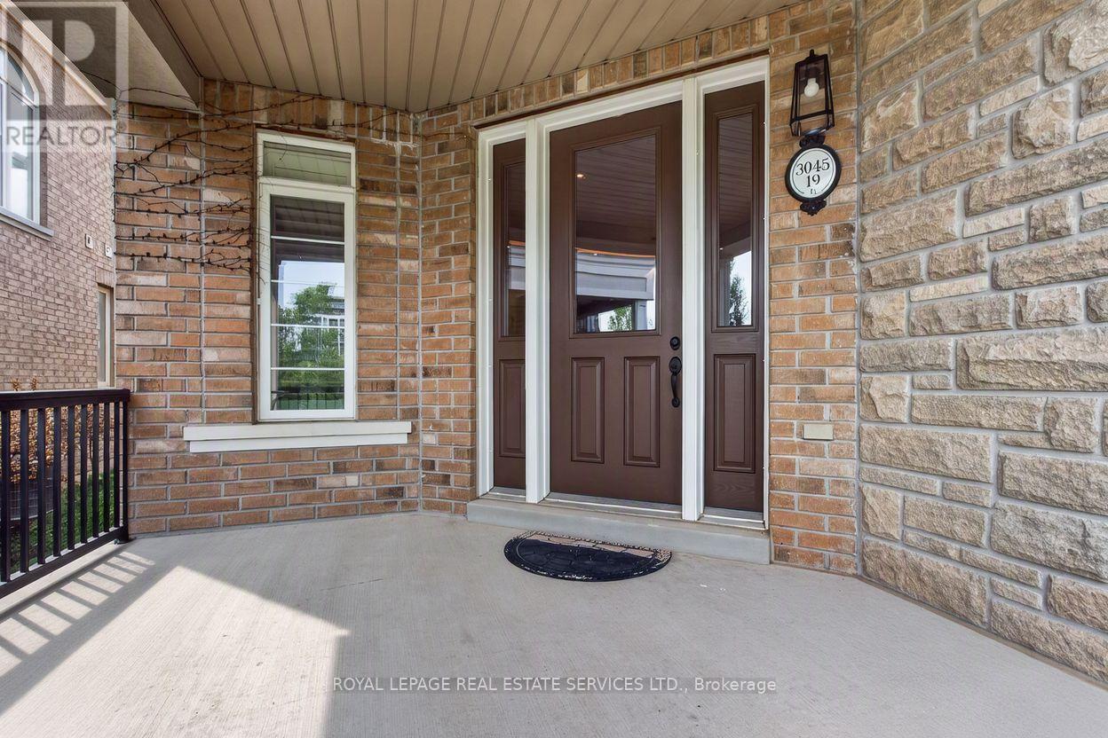 #19 - 3045 GLADESIDE AVENUE