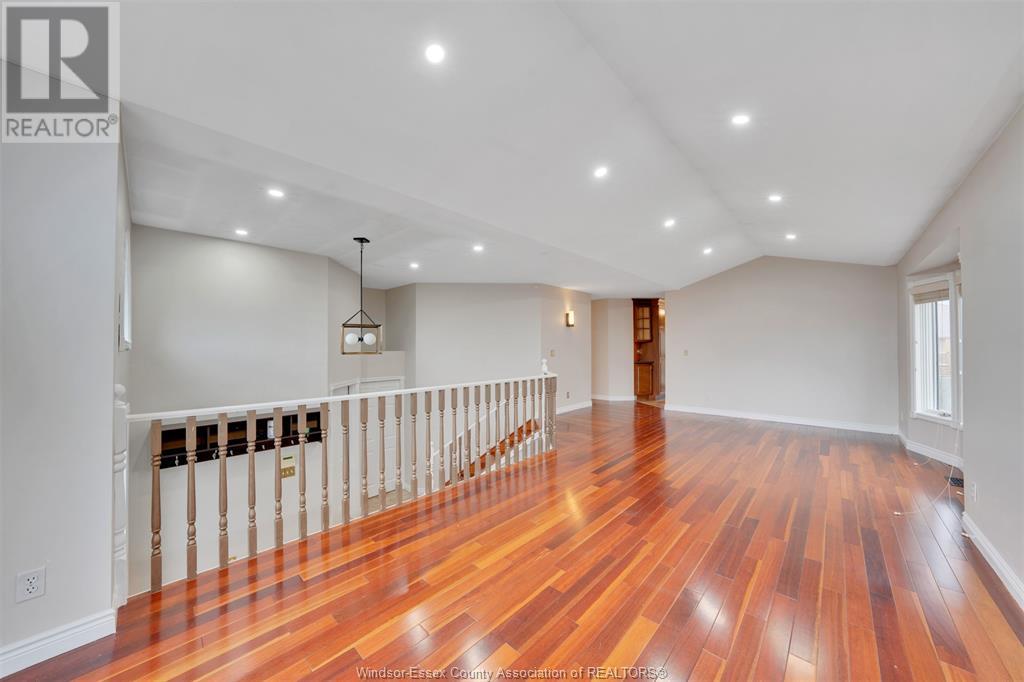 12165 Cranbrook Cres