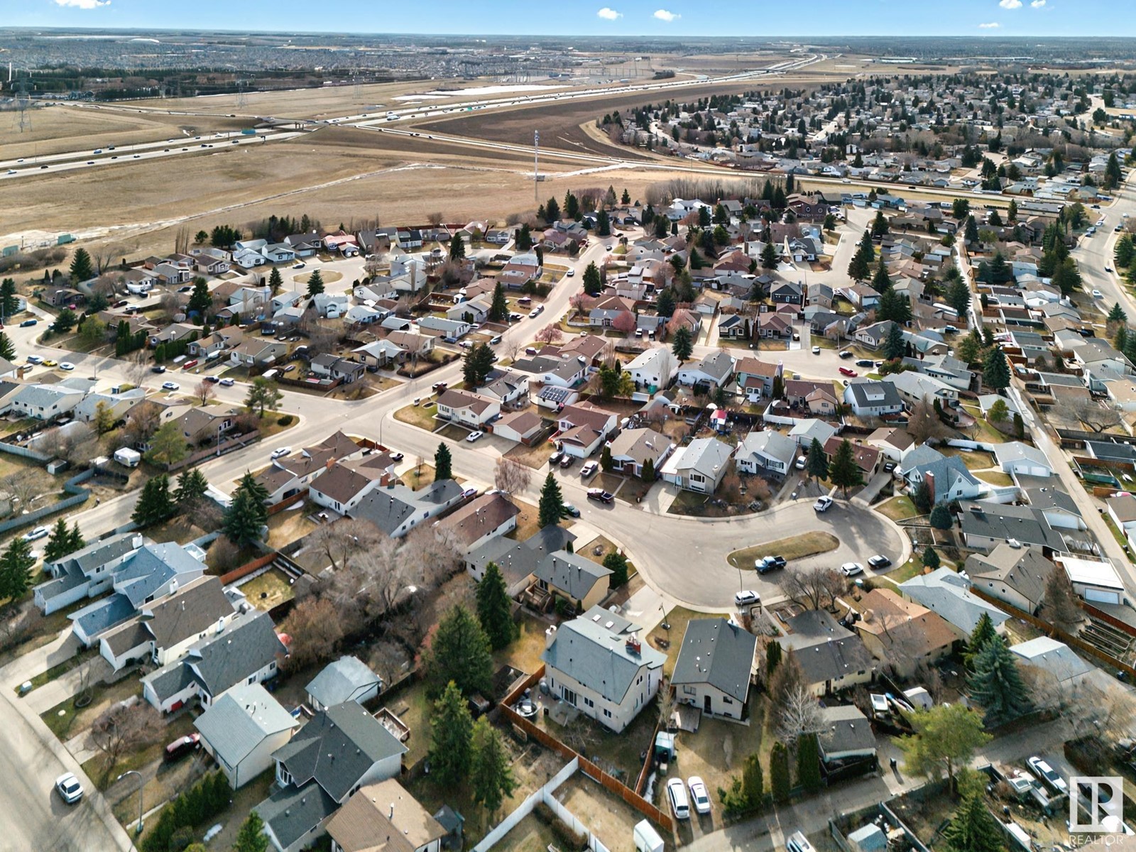 6224 11 AV NW