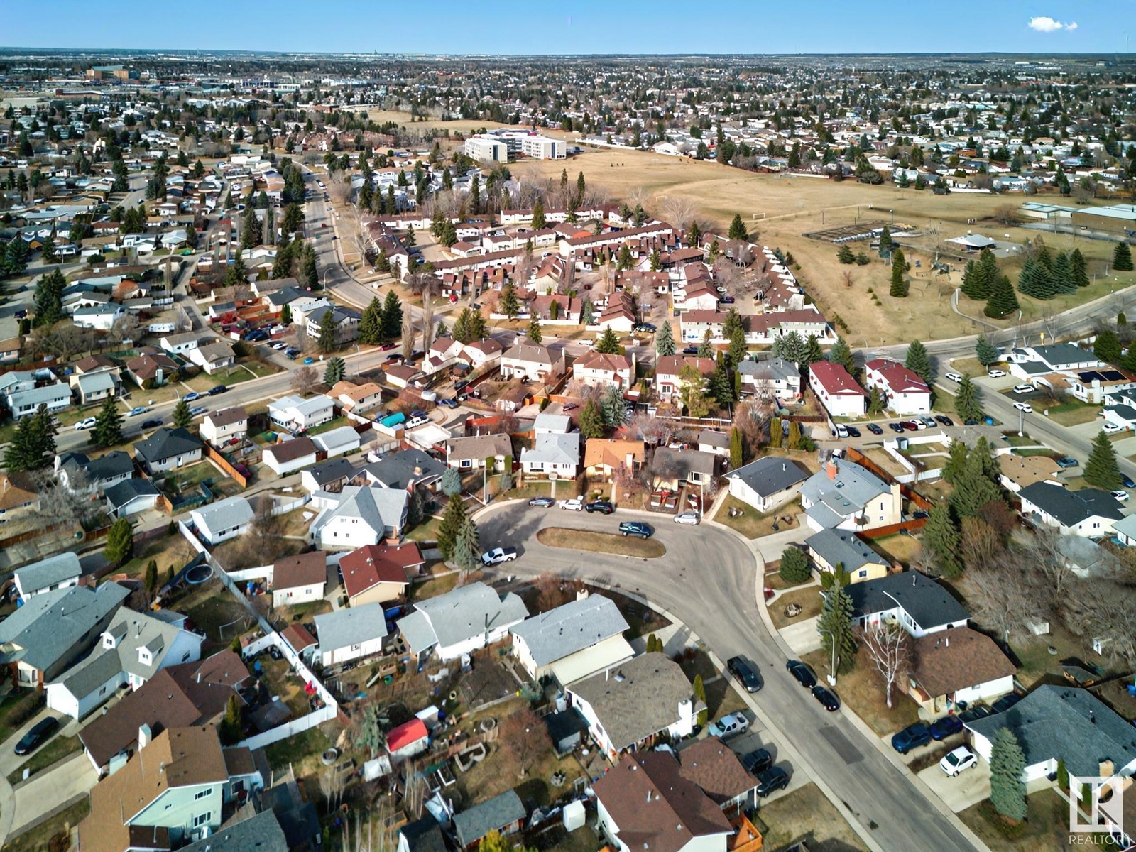 6224 11 AV NW