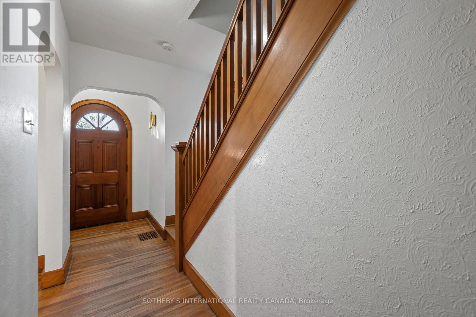 185 HIGHLAND ROAD W