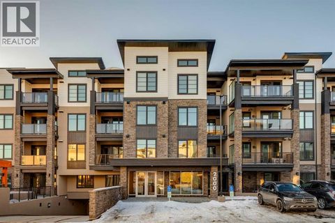 2215, 2117 81 Street SW Calgary AB T3H6H5