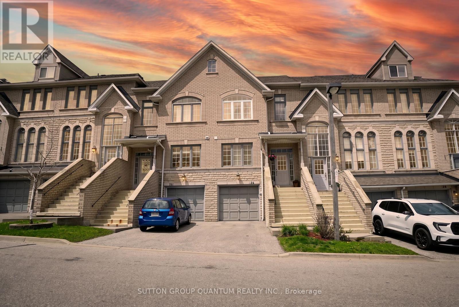 26 - 5525 PALMERSTON CRESCENT