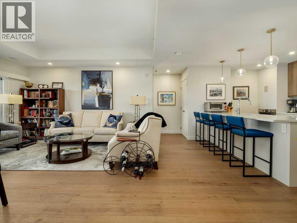 333, 102 Scenic Drive N