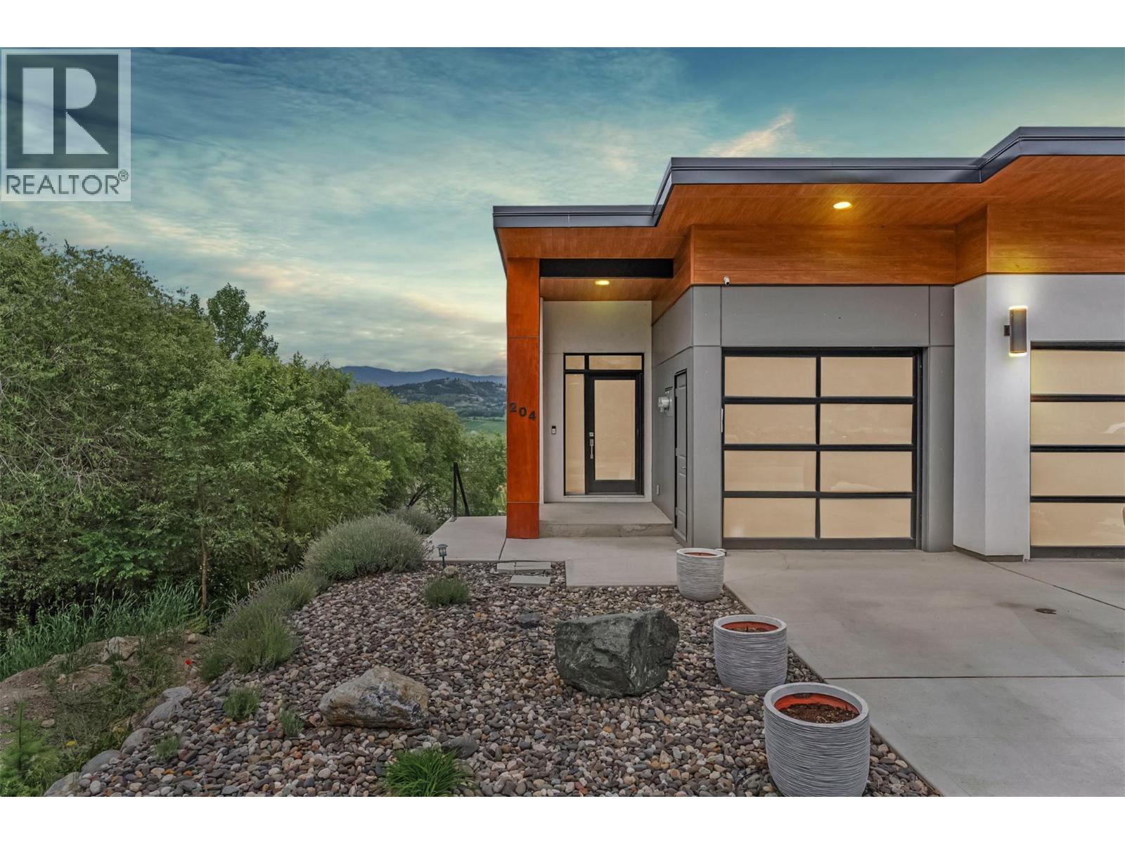 206 Vineyard Way
