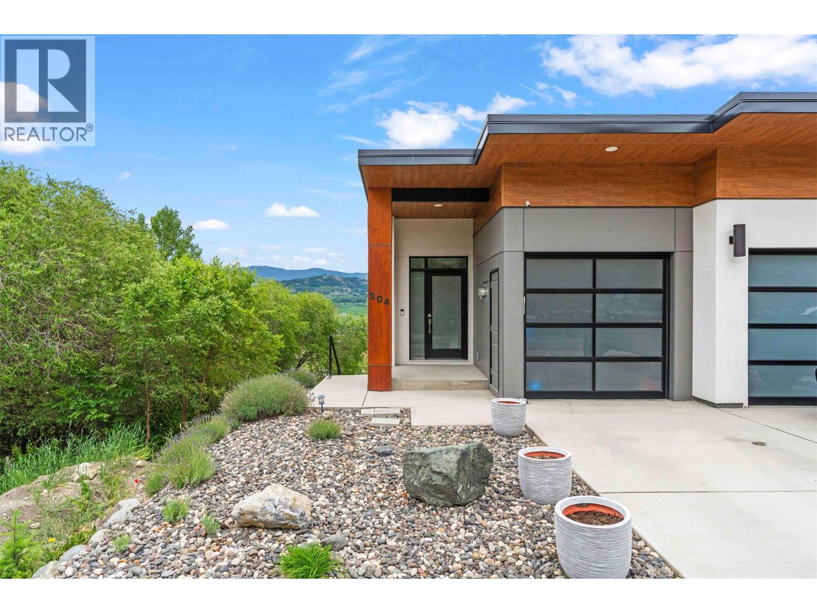 206 Vineyard Way