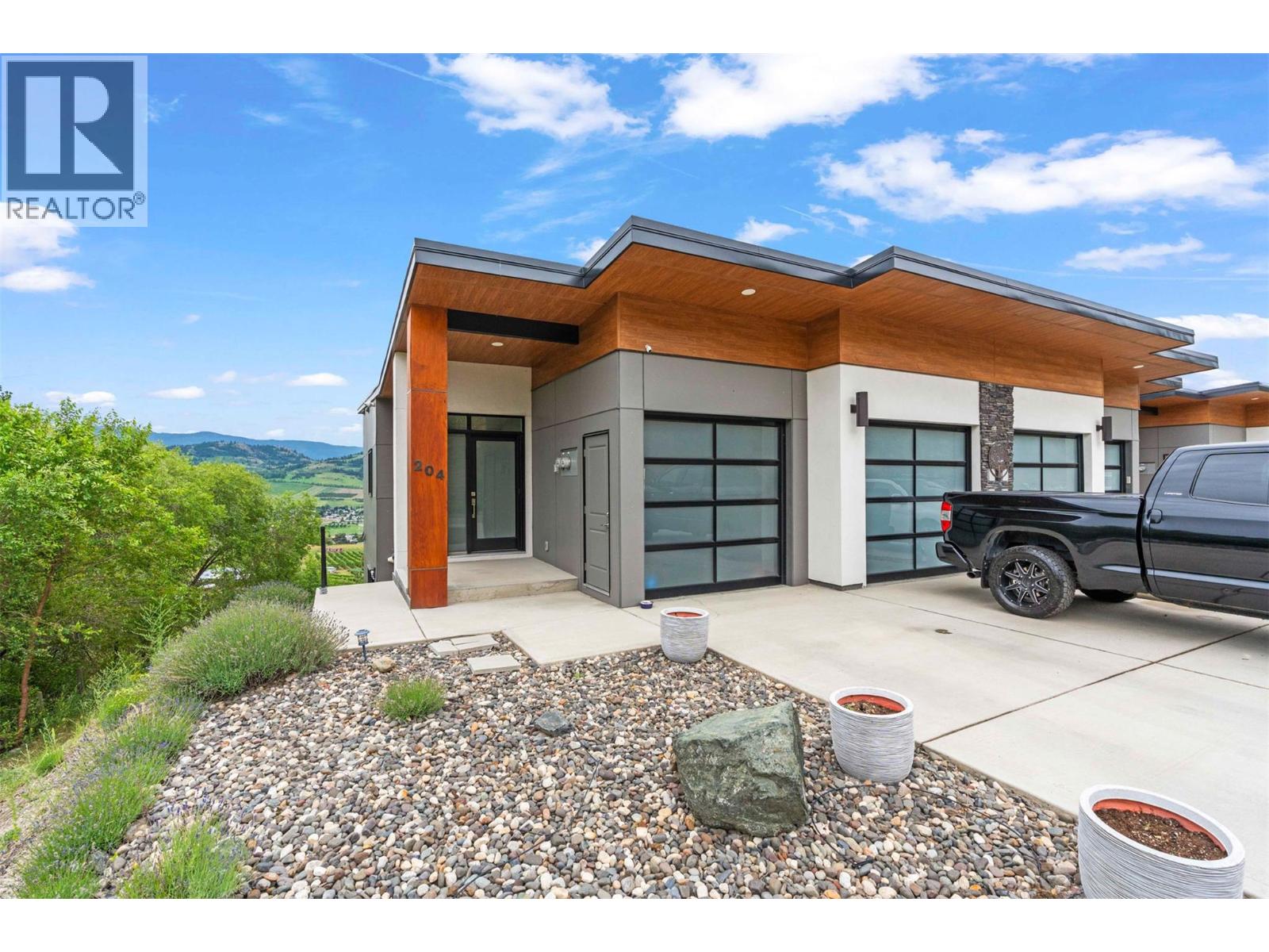 206 Vineyard Way