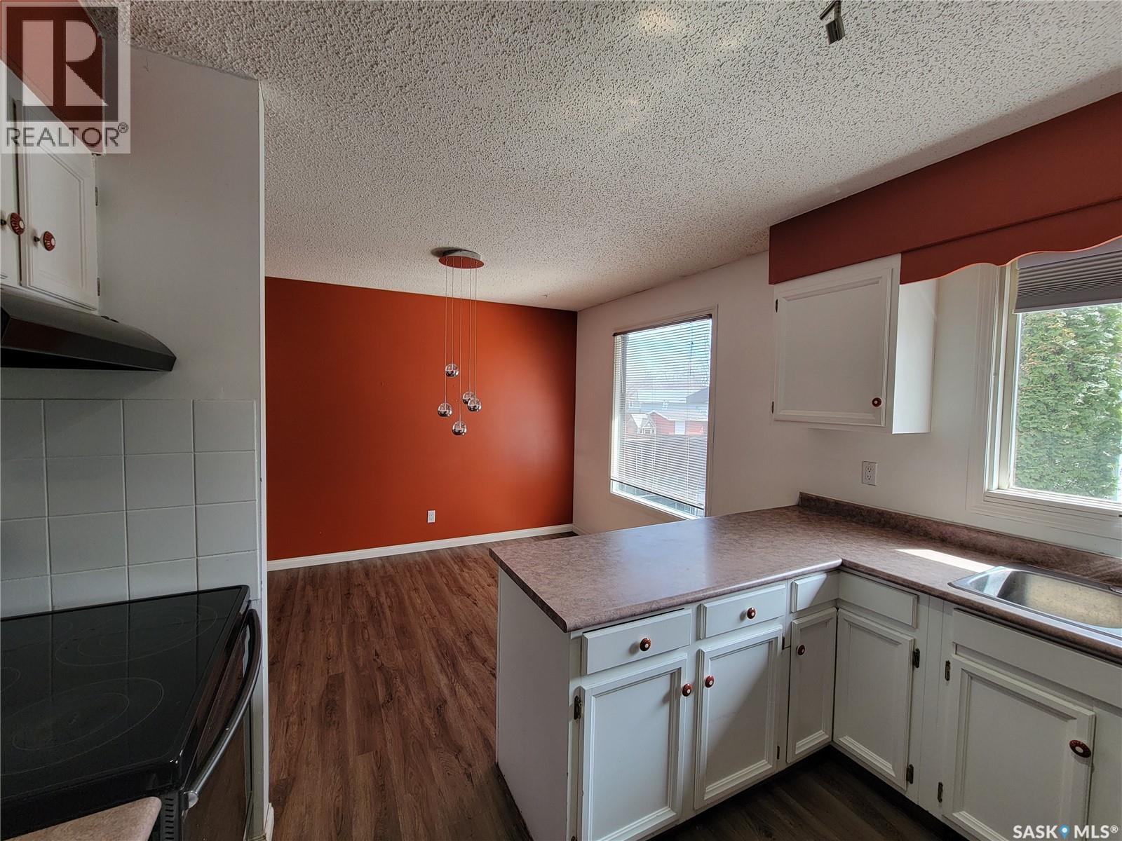 9022 Mitchell AVENUE