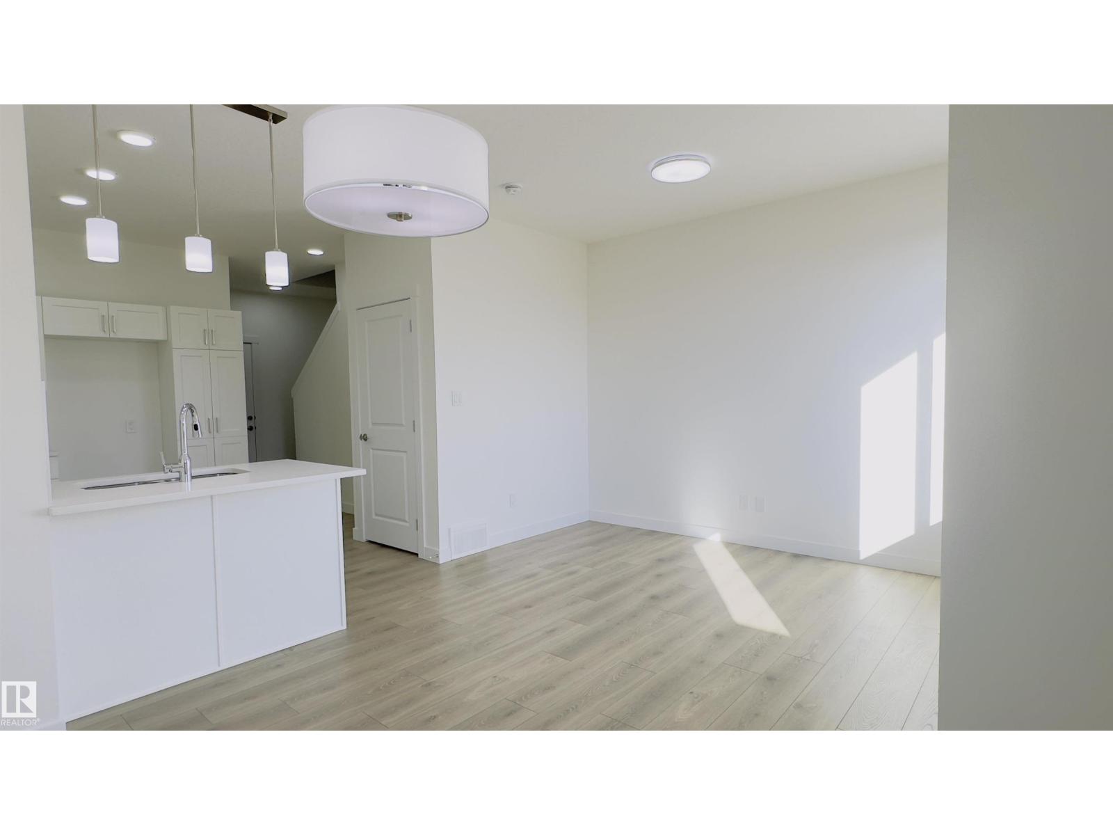 #11 2710 66 ST SW