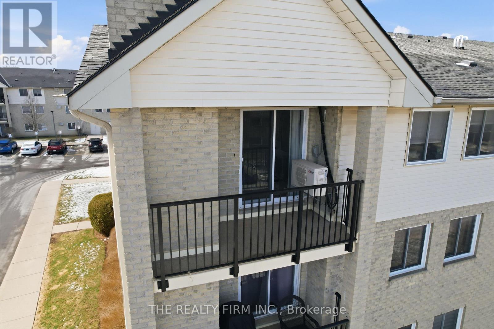 310 - 735 DEVERON CRESCENT