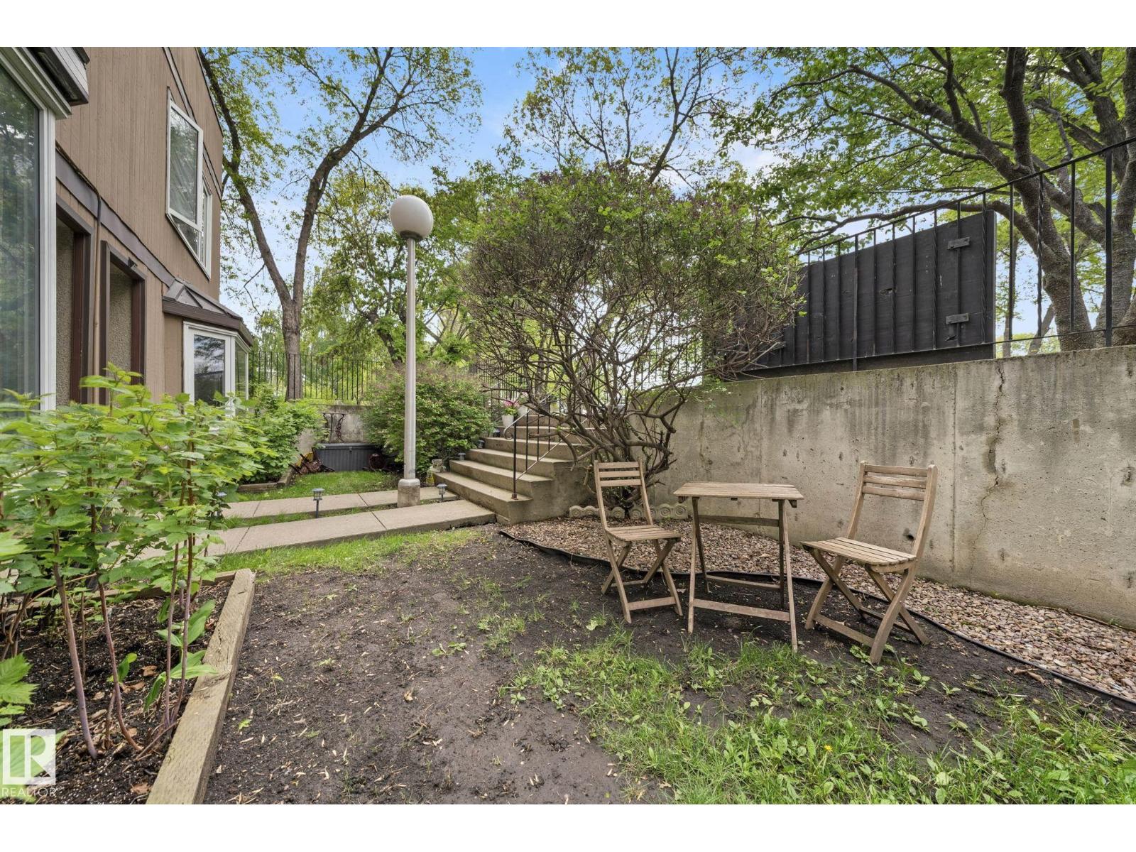 10520 84 AV NW
