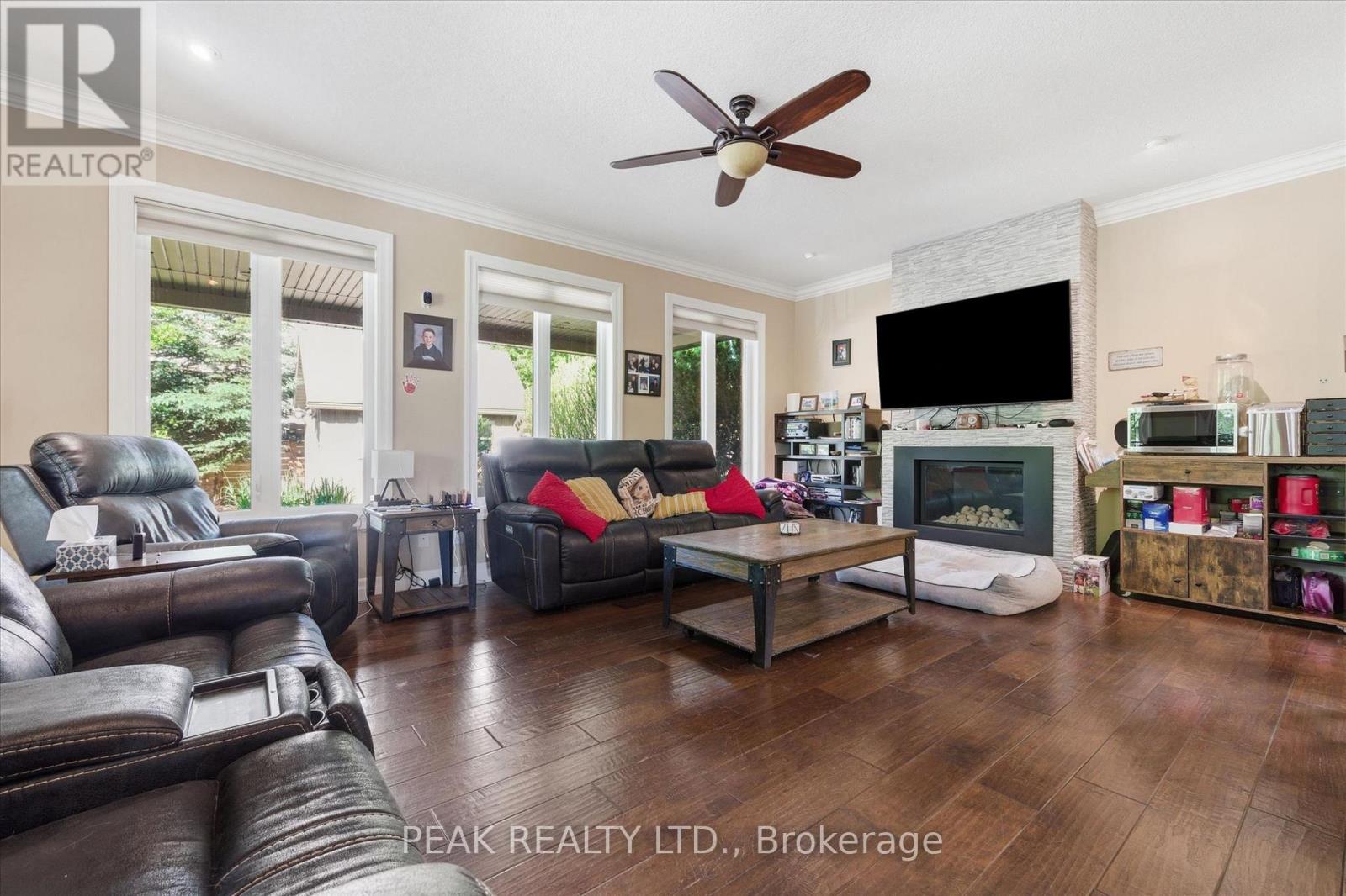901 VALEBROOK COURT