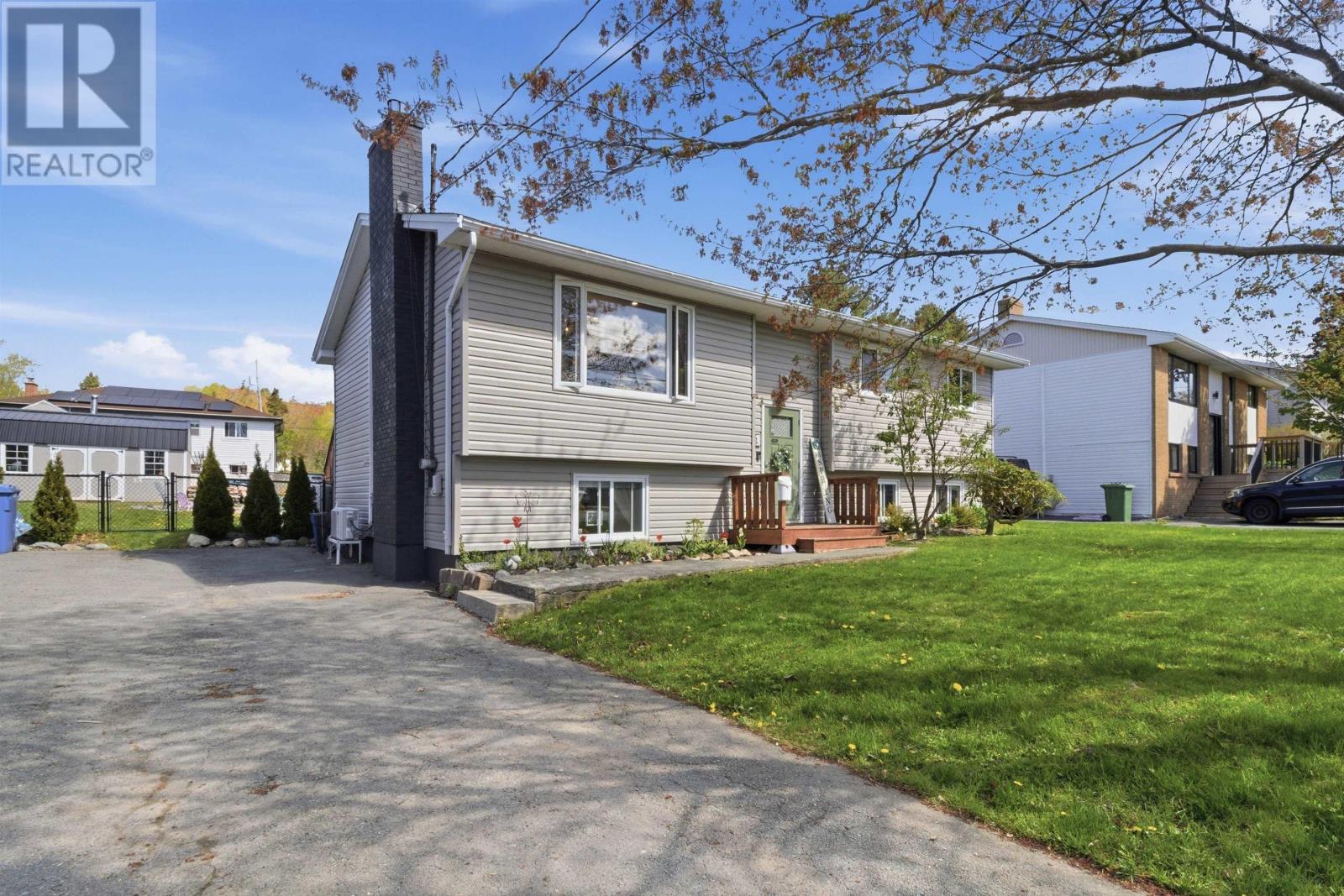 Photo 1 of 41 — 15 Owen Drive, Dartmouth, NS B2W3M1
