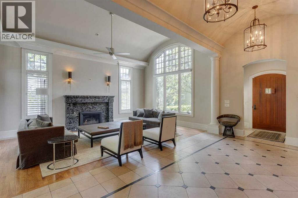 2704 Montcalm Crescent SW