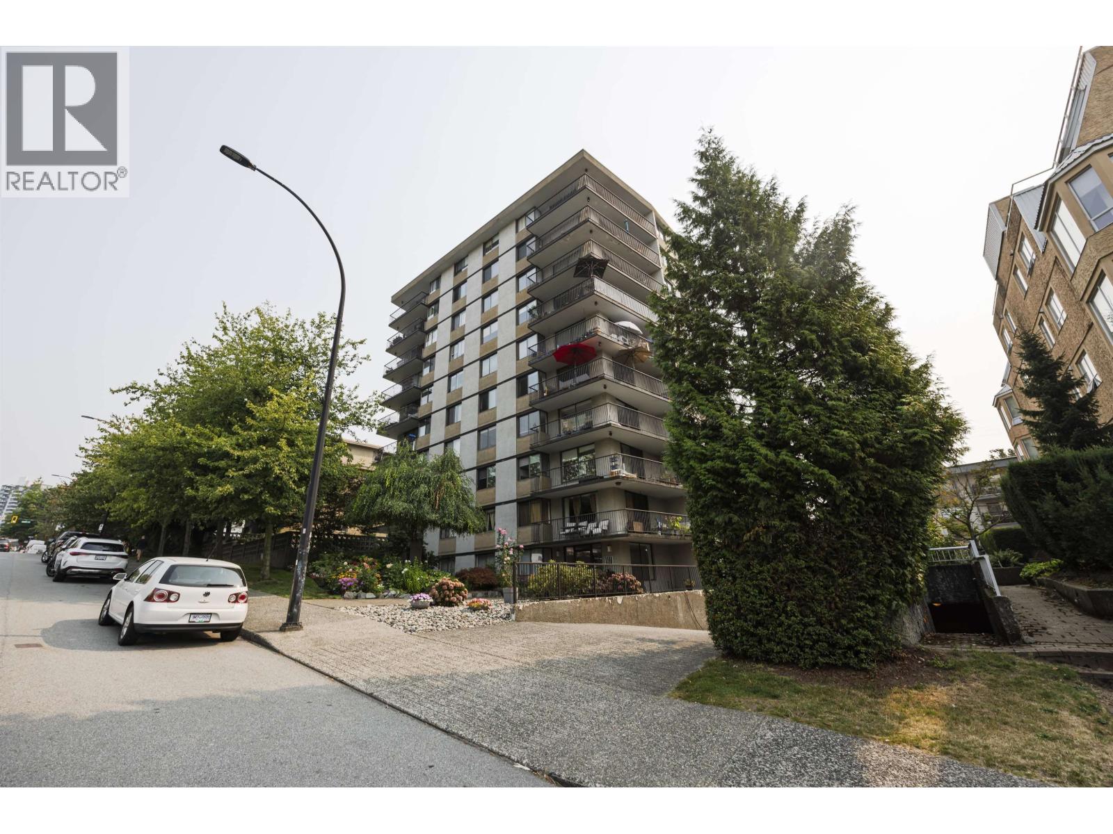 302 540 LONSDALE AVENUE