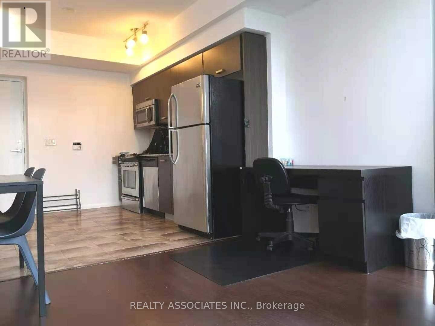 1309 - 832 BAY STREET