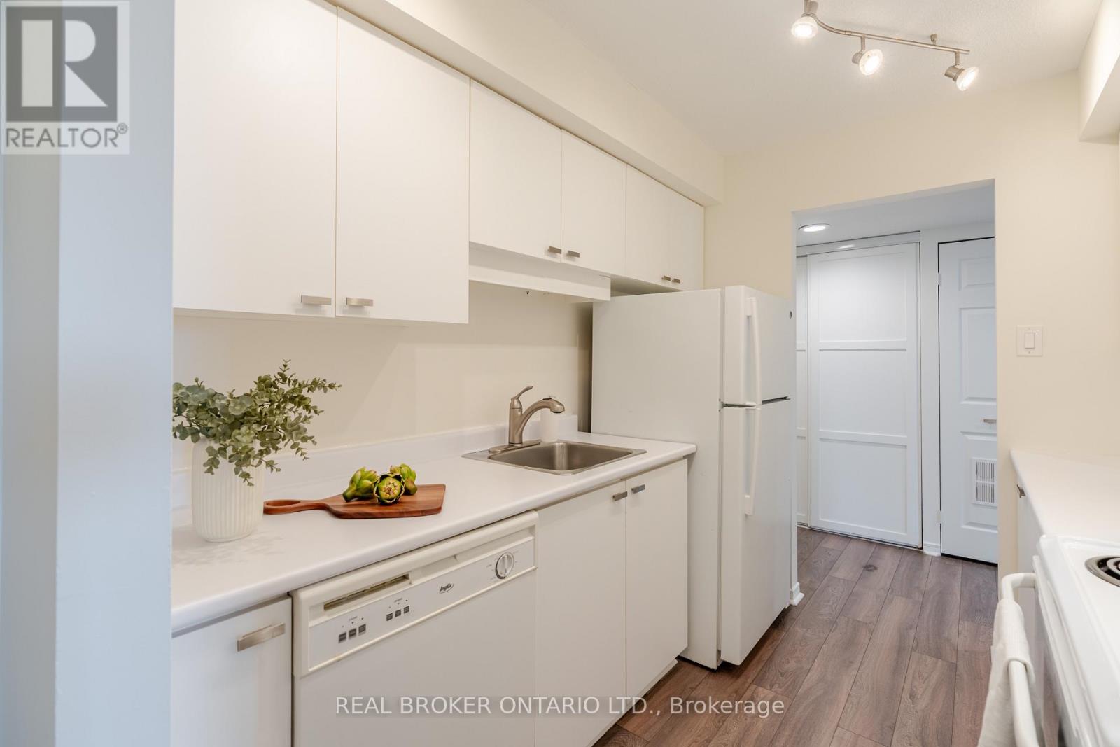 906 - 199 KENT STREET