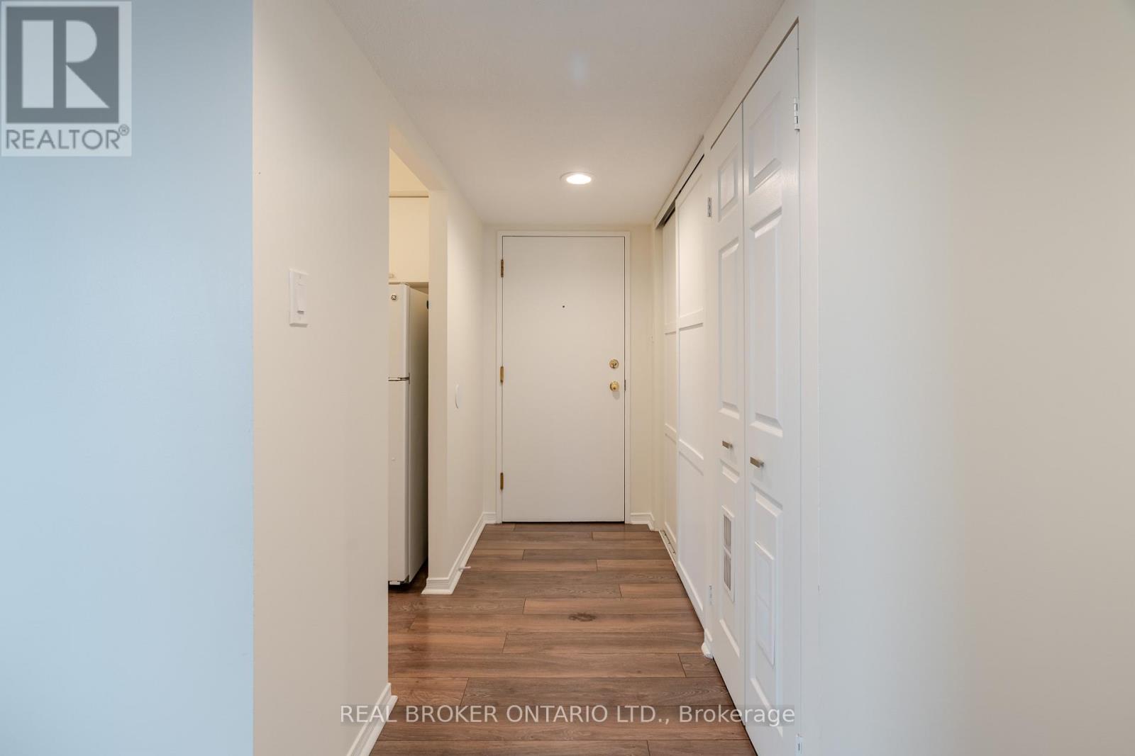 906 - 199 KENT STREET