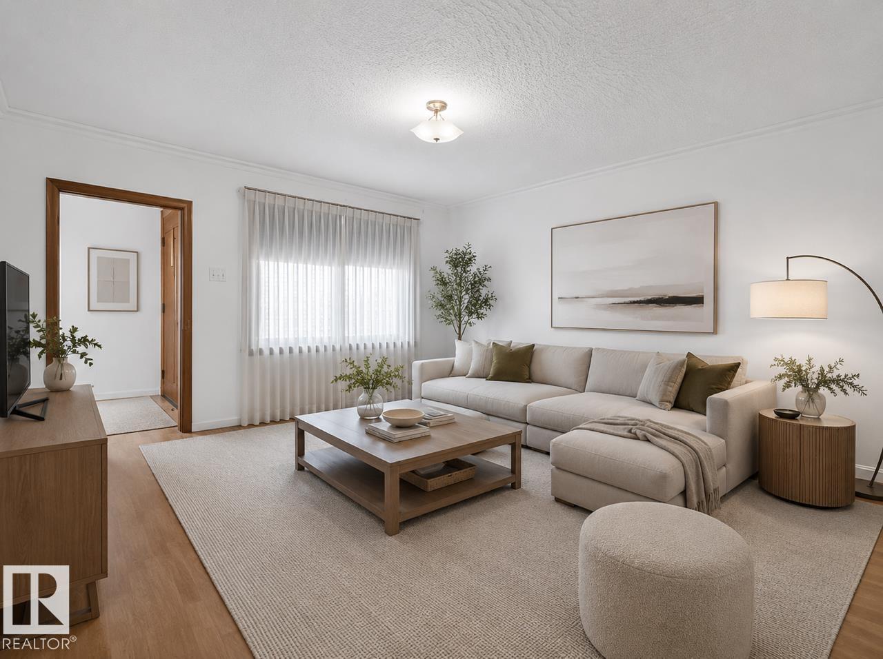 8326 81 AV NW