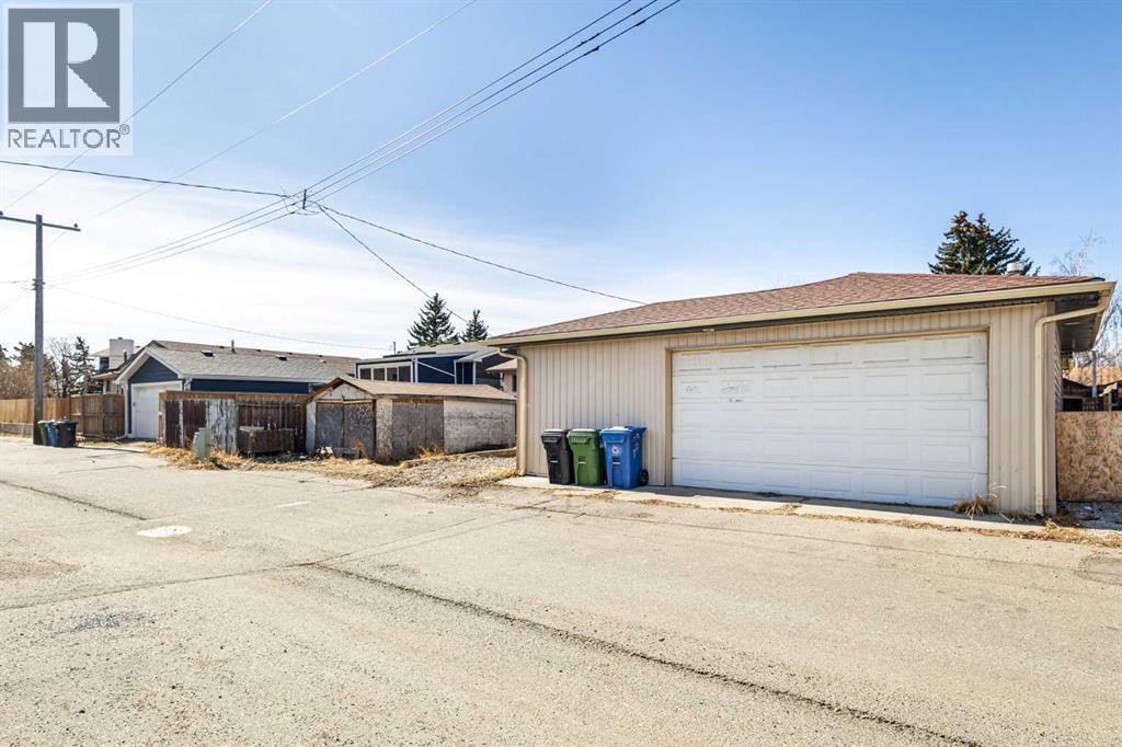 268 Madeira Place NE