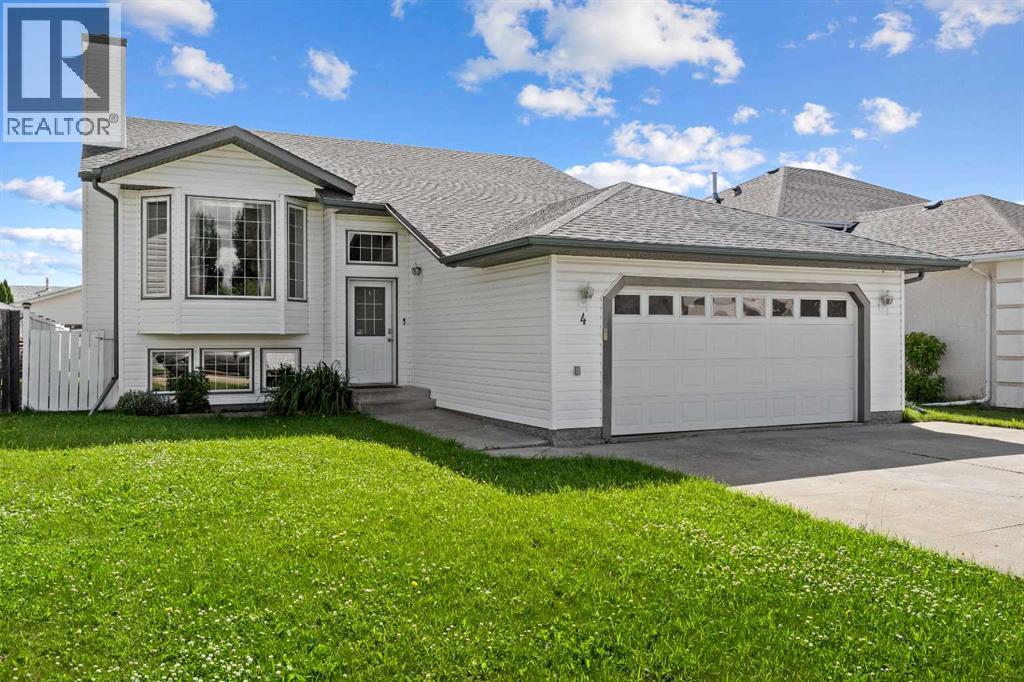 Photo 1 of 32 — 4 Allan Crescent, Whitecourt, AB T7S1R3