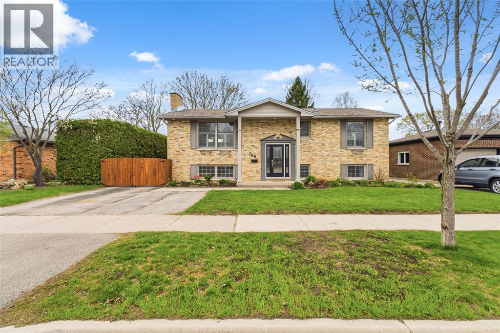 768 Grenfell DRIVE