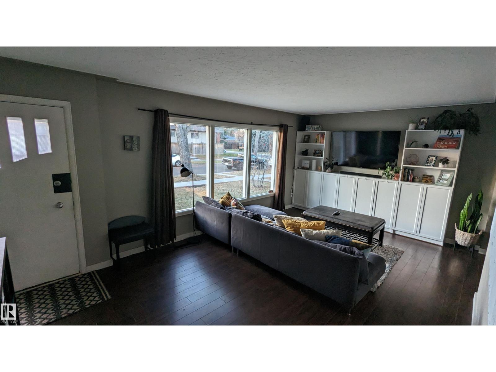 6519 104A ST NW