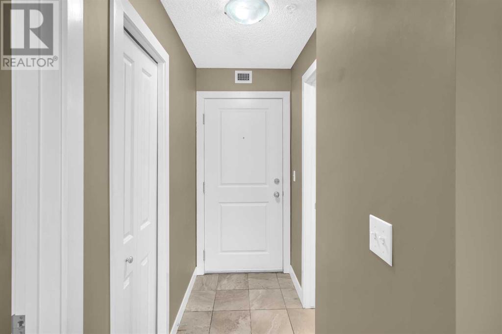 9212, 403 Mackenzie Way