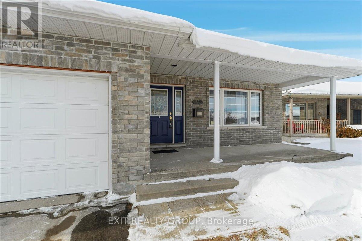 14 STONEGATE CRESCENT