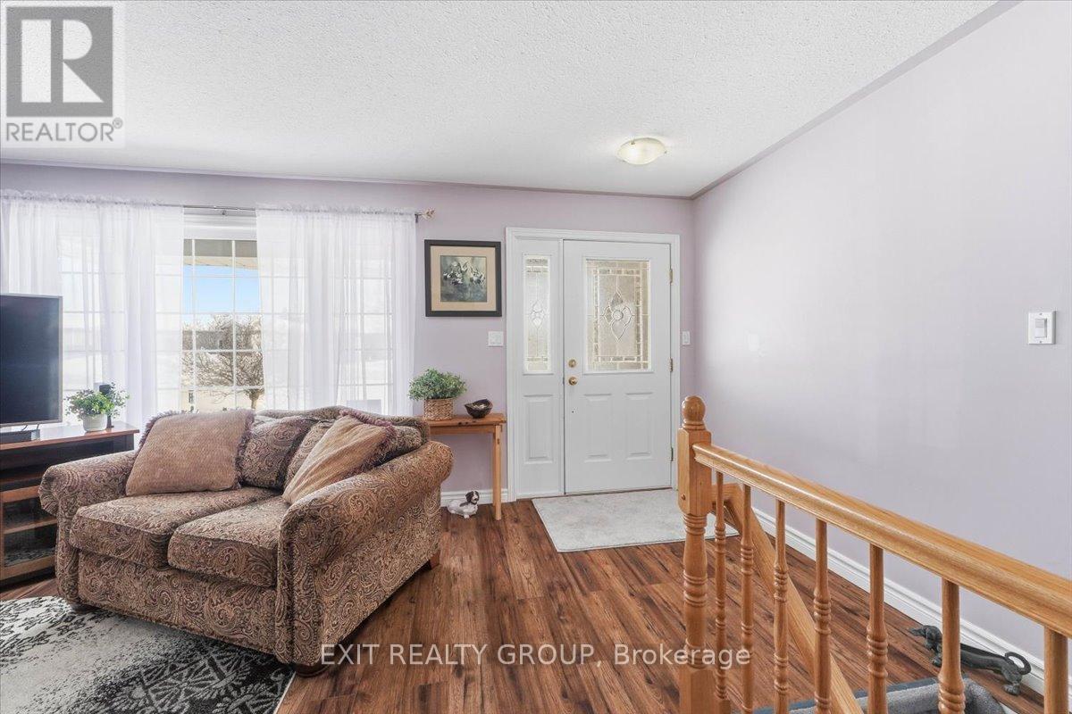 14 STONEGATE CRESCENT