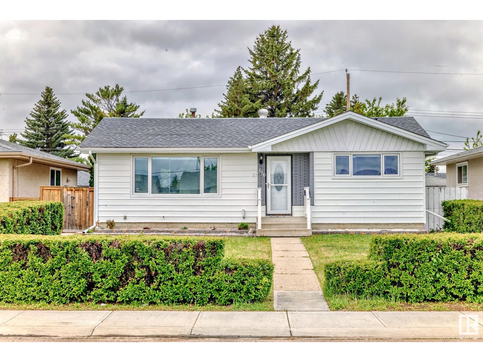 13516 112 ST NW