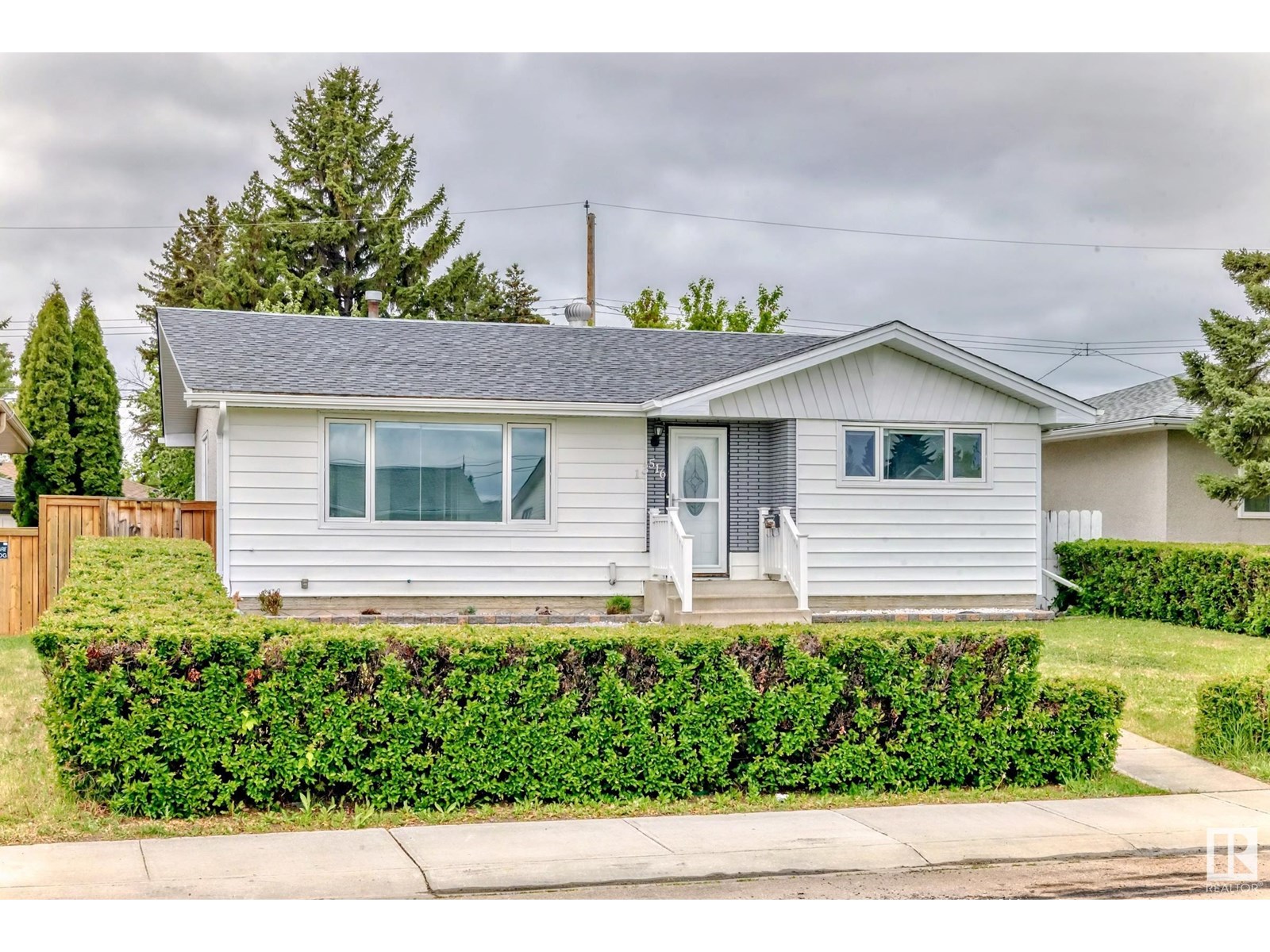 13516 112 ST NW