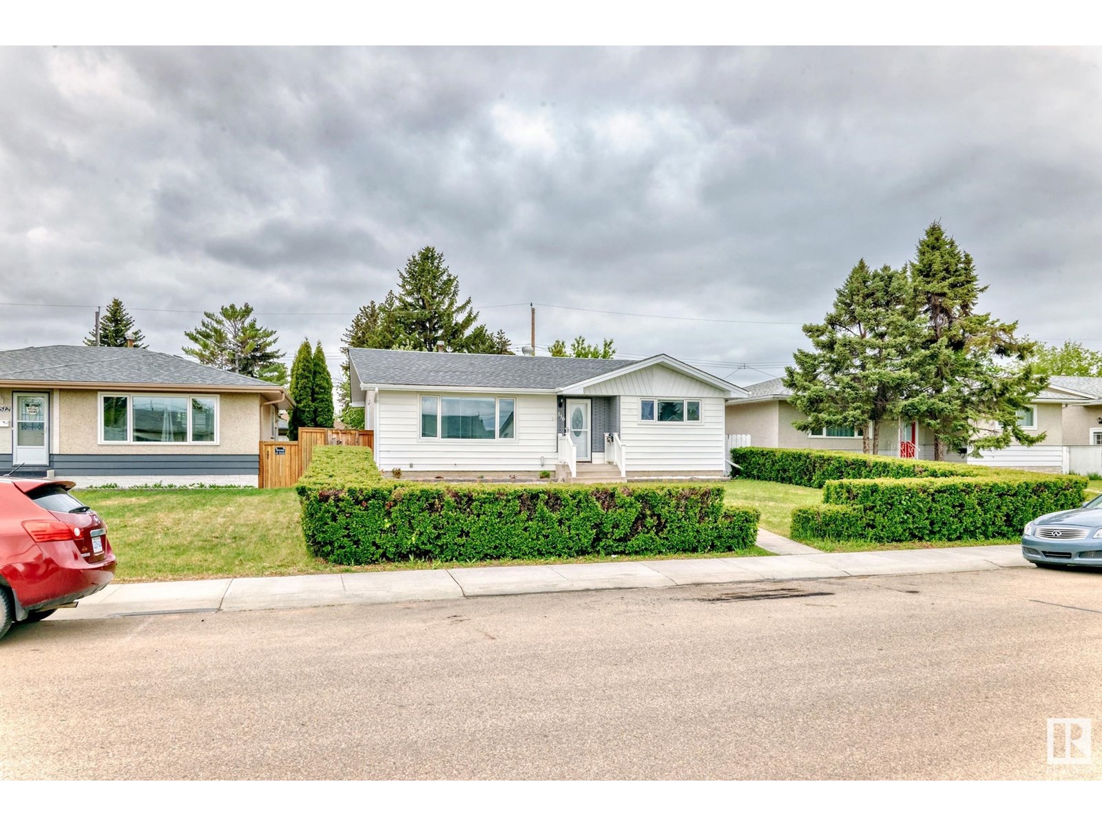 13516 112 ST NW