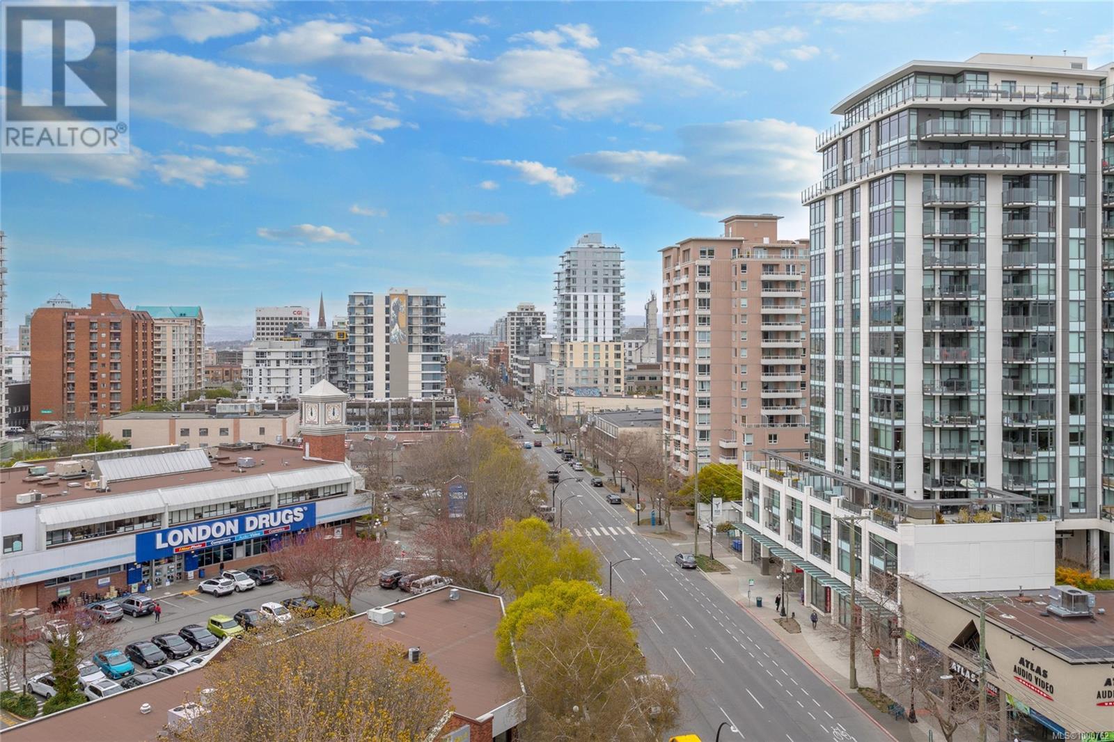 1102 1010 View St