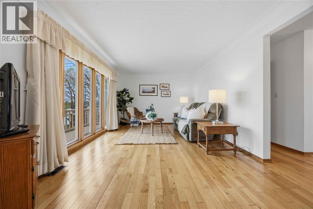 607 St.Clair PARKWAY