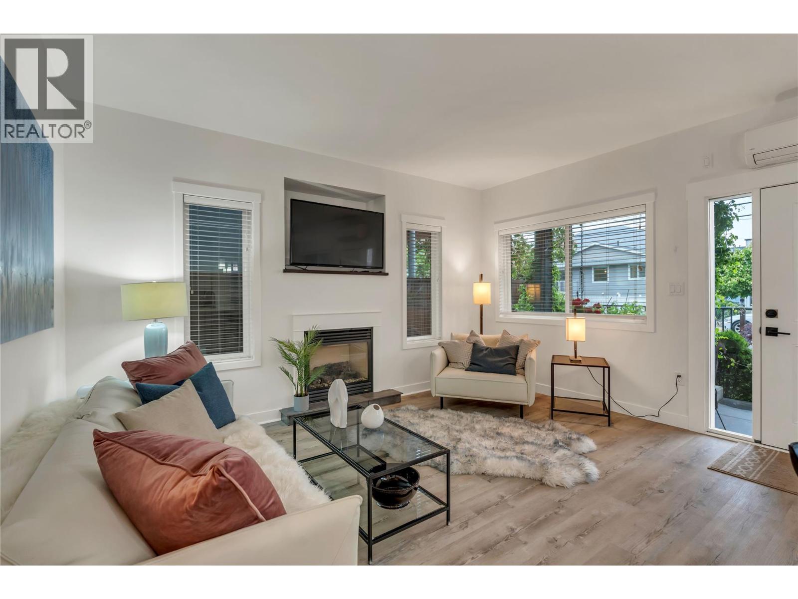 442 ALEXANDER AVE Avenue Unit# 101