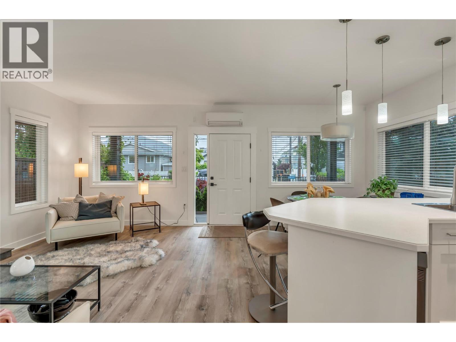 442 ALEXANDER AVE Avenue Unit# 101
