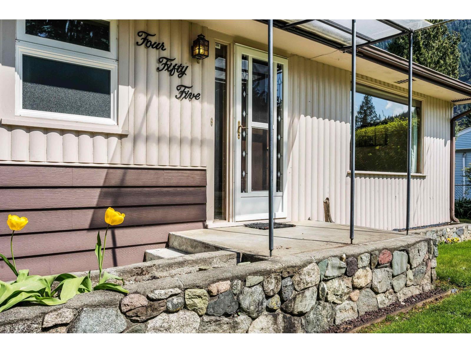 455 PINE AVENUE|Harrison Hot Springs