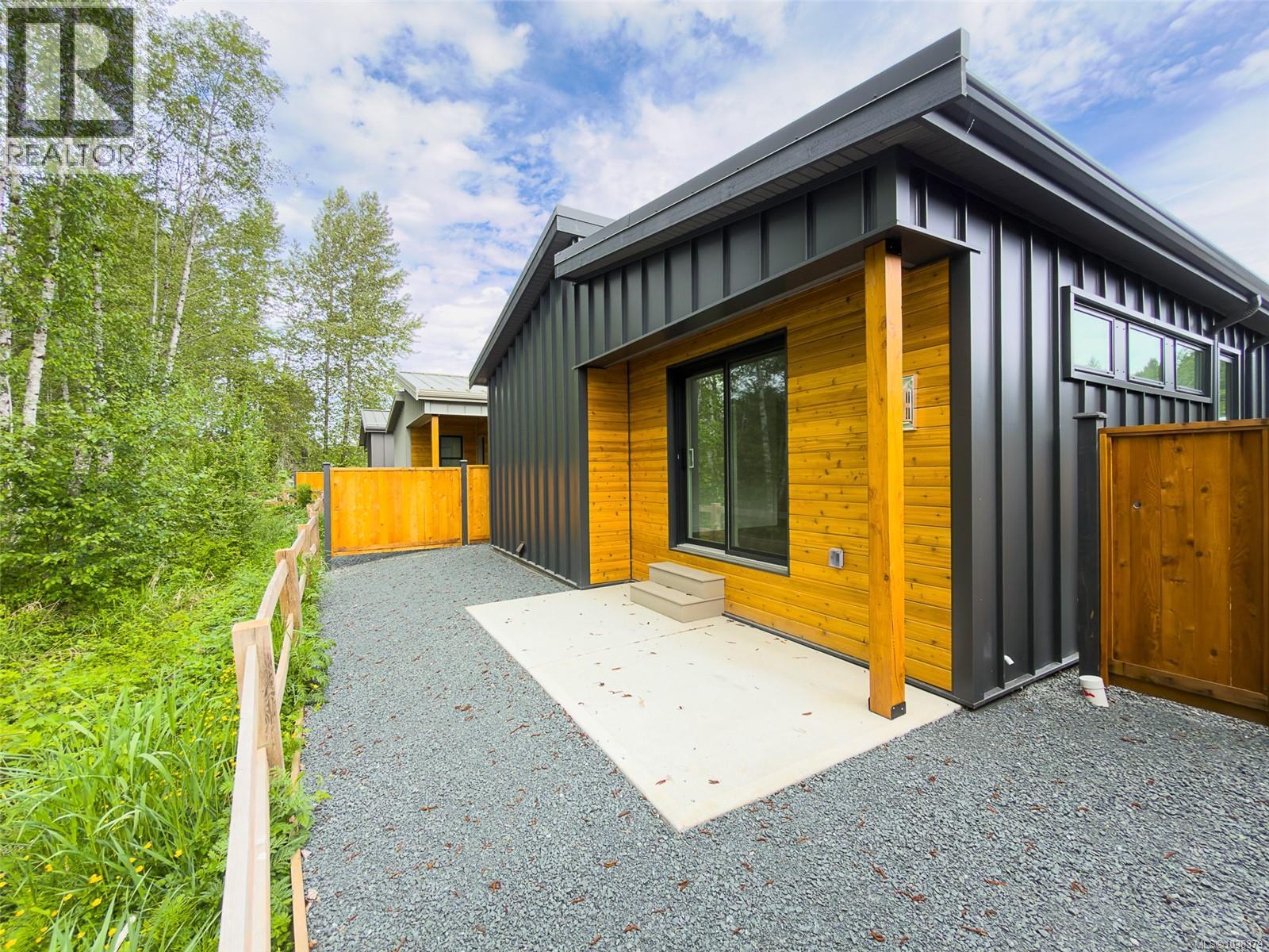 33 3025 Royston Rd