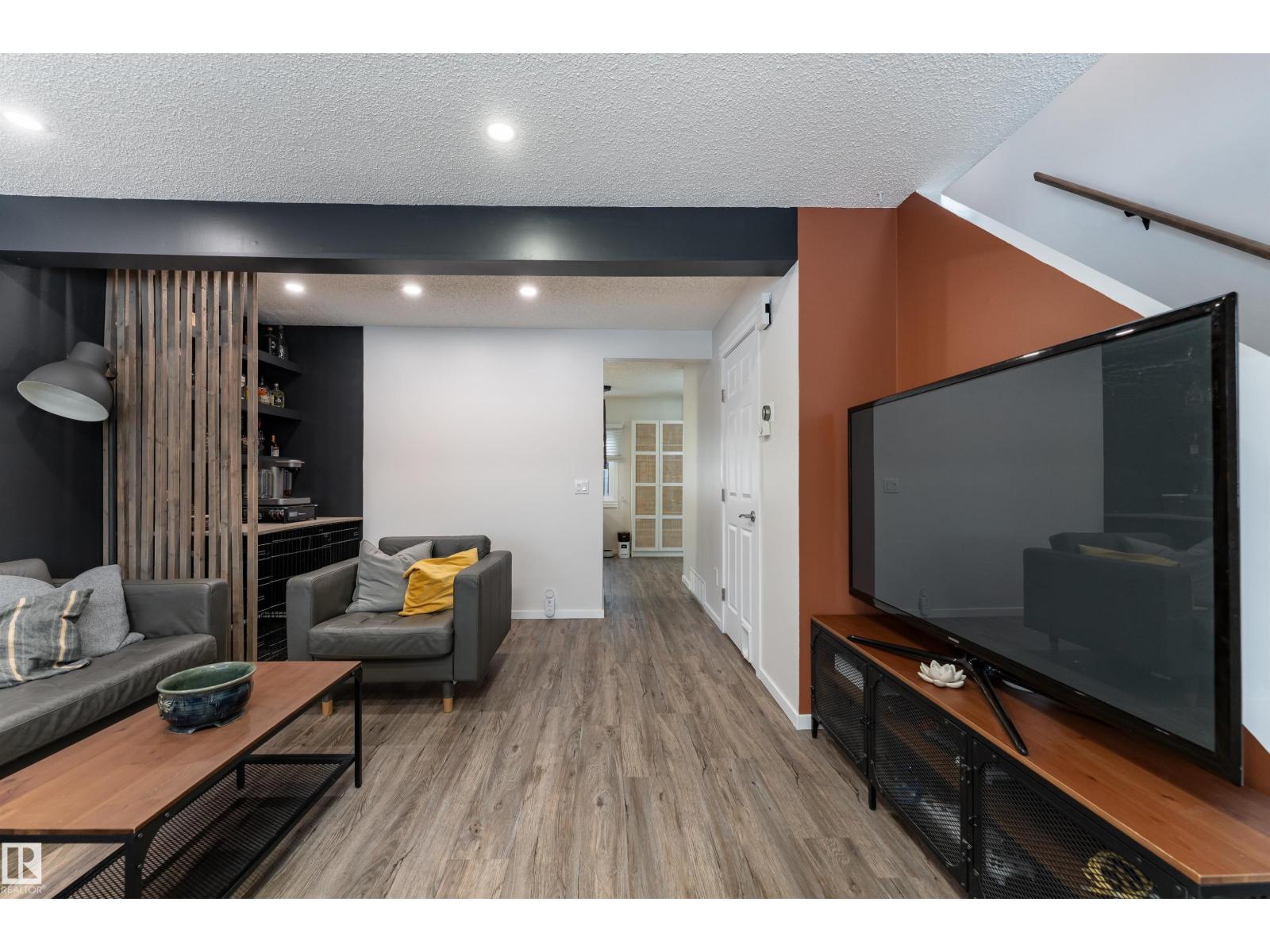 425 KIRKPATRICK CR NW