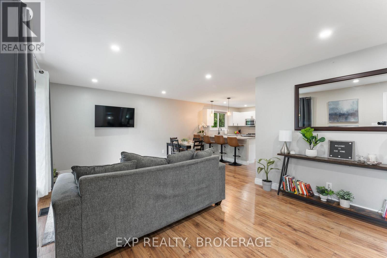 1284 WAVERLEY CRESCENT