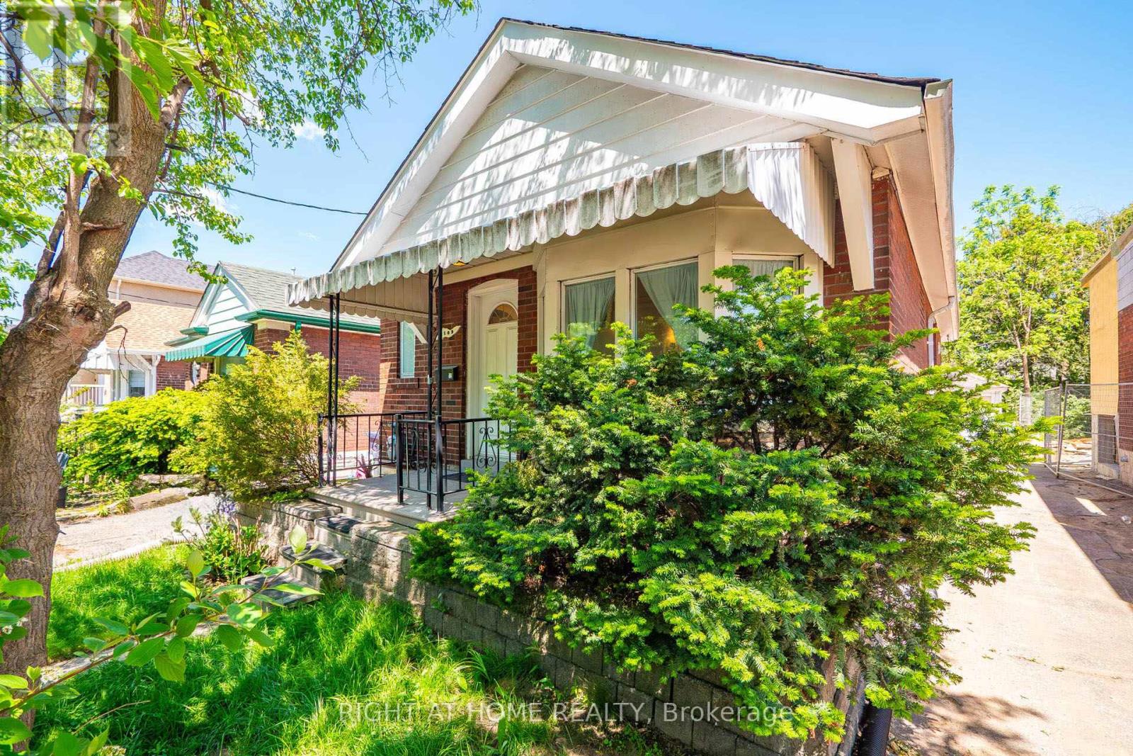 1109 GREENWOOD AVENUE