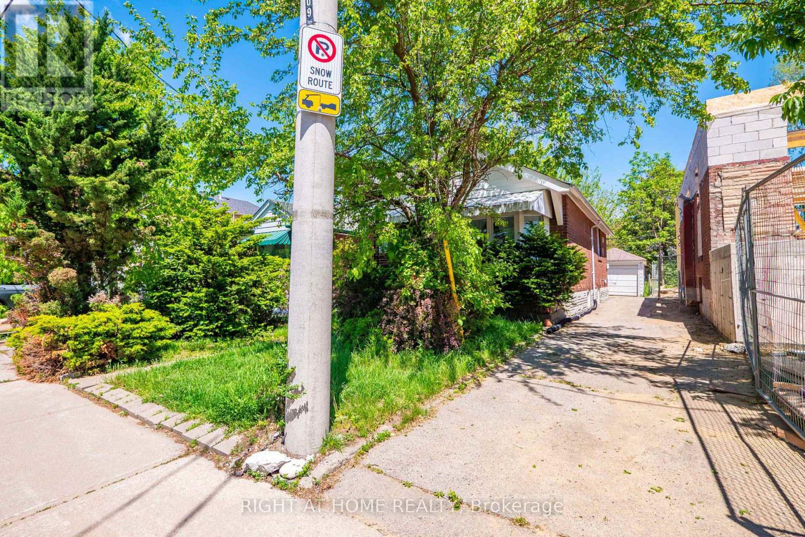 1109 GREENWOOD AVENUE