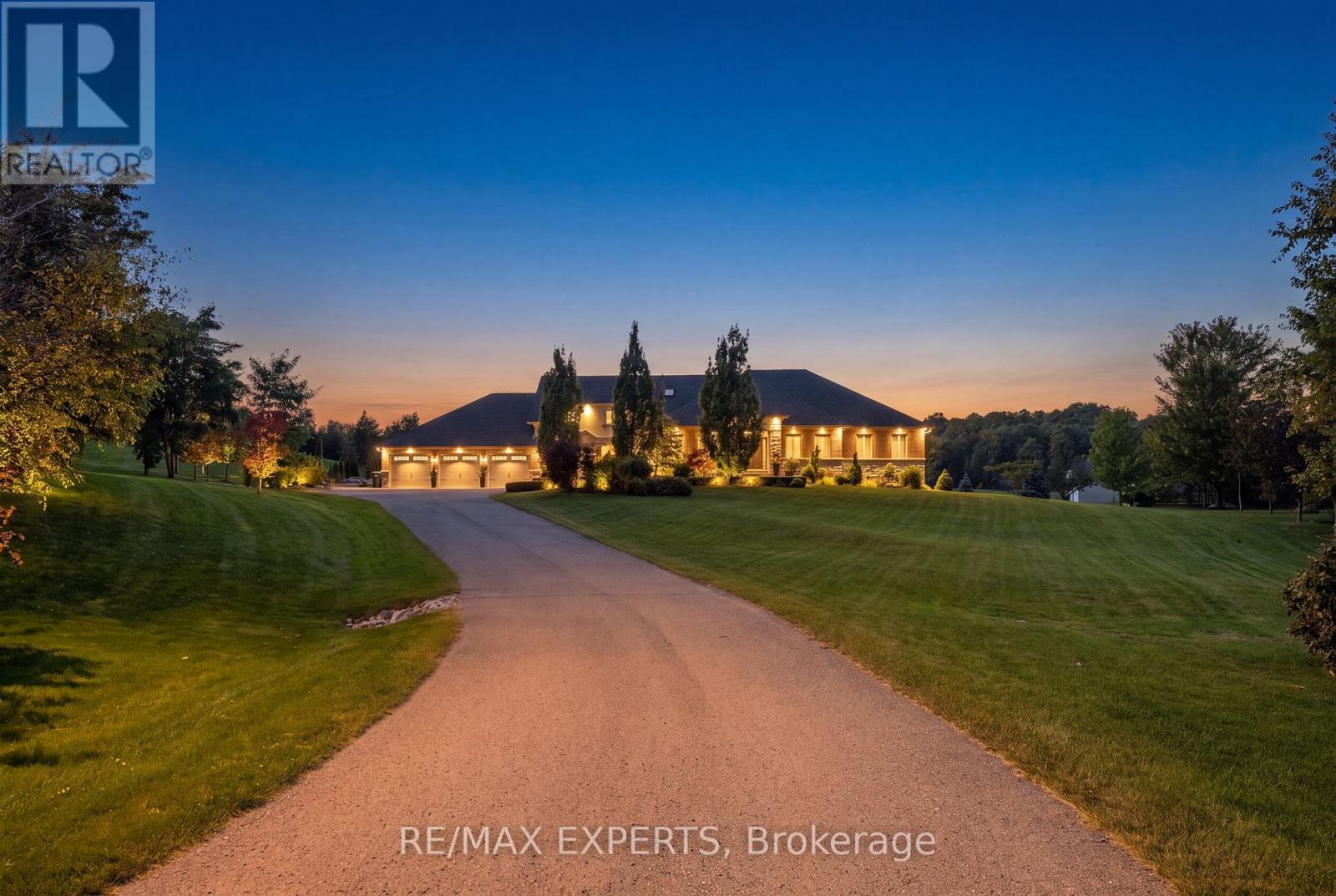 Photo 1 of 45 — 4 WOODLOT COURT, Caledon (Palgrave), ON L7E0C2