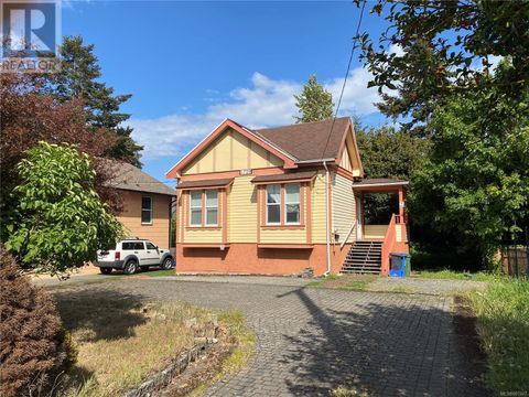 1729 Foul Bay Rd Oak Bay BC V8R5A5