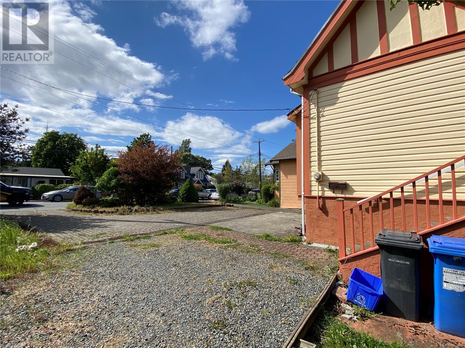 1729 Foul Bay Rd