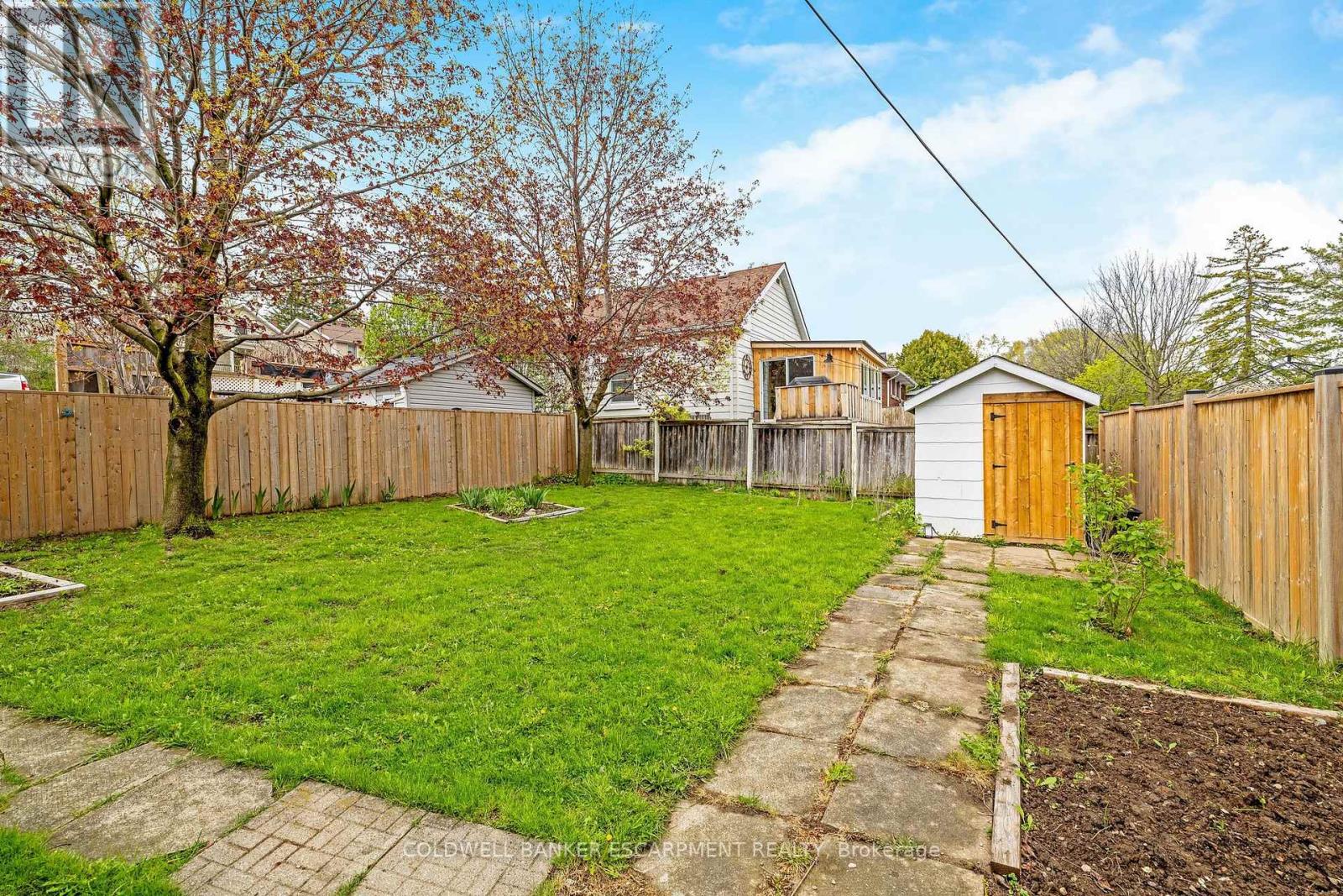 122 CEDAR STREET
