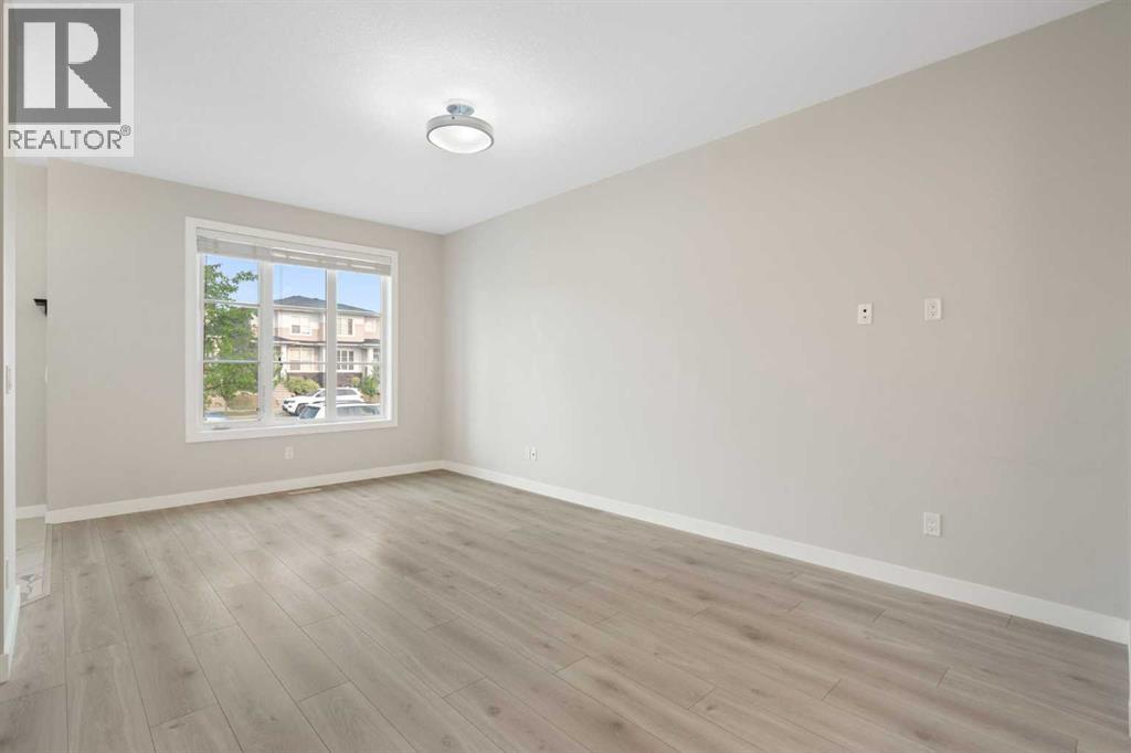 125 Corner Meadows Gate NE