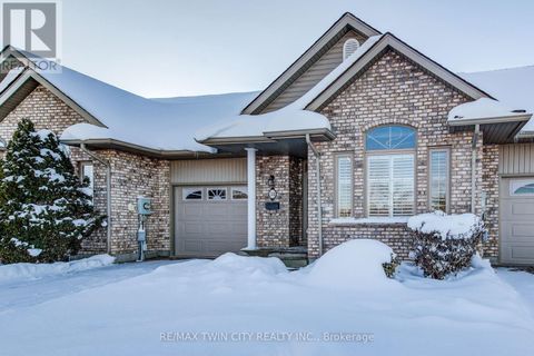 15 - 34 LIVINGSTON BOULEVARD Wilmot ON N3A4M7